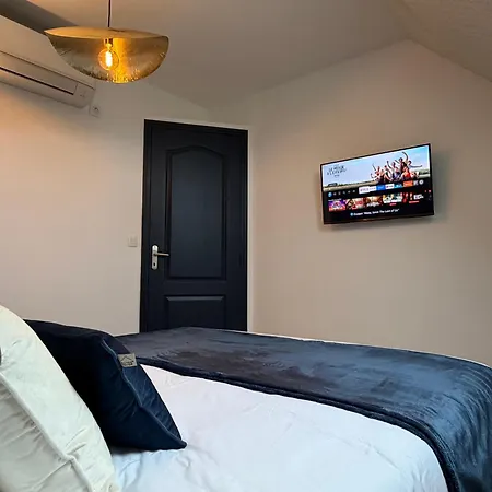 Nuit D'or - 2 - 10 Min Circuit Apartment